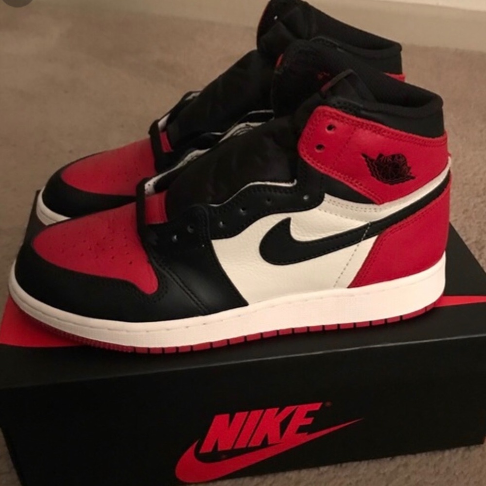 Air Jordan 1 bred toe